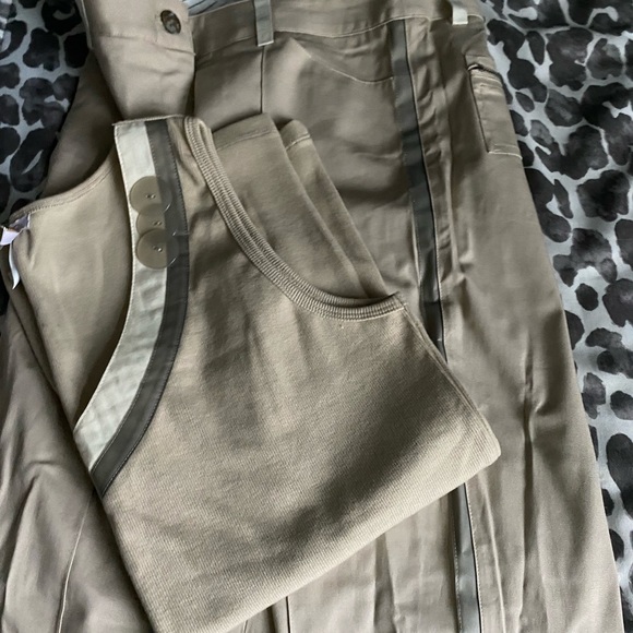 NWT Spanner 2 piece matching vneck and pant set - Picture 4 of 8